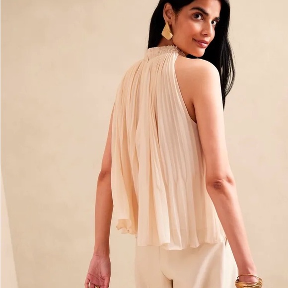 Banana Republic- Radiant Halter Tank - Medium NWT - Picture 3 of 8